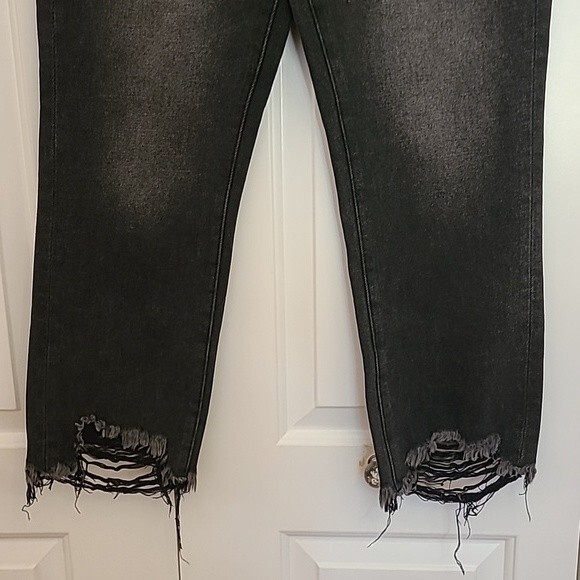 SIMPLE SOCIETY Black Super High Rise Straight Mom Jean Cropped Raw Hem 9/29 - Picture 3 of 13